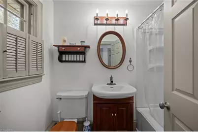 502 W Hunter Street, Madison, NC 27025 - Photo 23