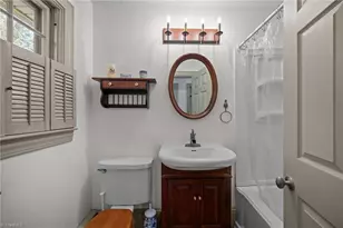 502 W Hunter St, Madison, NC 27025 - Photo 23