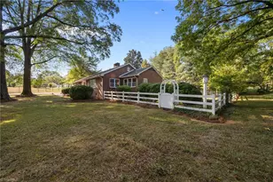 502 W Hunter St, Madison, NC 27025 - Photo 41