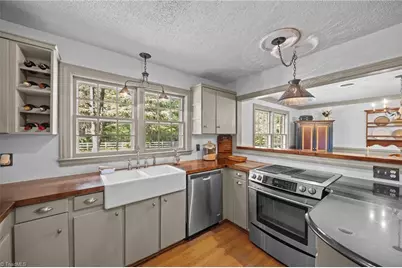 502 W Hunter Street, Madison, NC 27025 - Photo 13