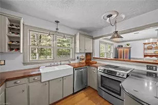 502 W Hunter St, Madison, NC 27025 - Photo 13