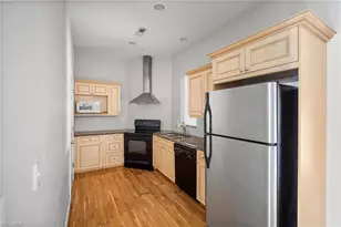 360 Elm St, Greensboro, NC 27401 - Photo 11