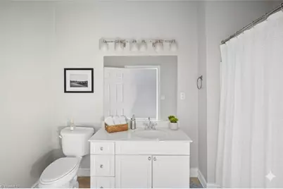 360 Elm Street #204, Greensboro, NC 27401 - Photo 5