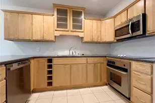 210 Lindell Rd, Greensboro, NC 27403 - Photo 9