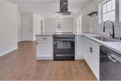 303 W Camel Street, Greensboro, NC 27401 - Photo 9