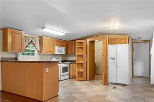 128 St Albans Ln, Lexington, NC 27292 - Photo 13