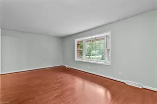 5115 Edinborough Rd, Greensboro, NC 27406 - Photo 5