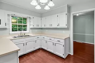 5115 Edinborough Rd, Greensboro, NC 27406 - Photo 15