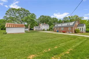 318 S Fayetteville St, Liberty, NC 27298 - Photo 29