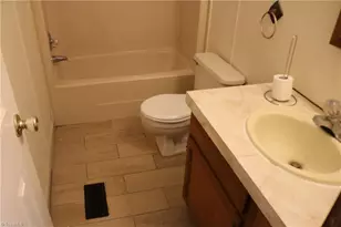 1116 Kentmere Rd, Greensboro, NC 27406 - Photo 33