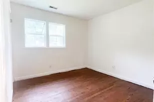 2321 Glenhaven Dr, Greensboro, NC 27406 - Photo 11