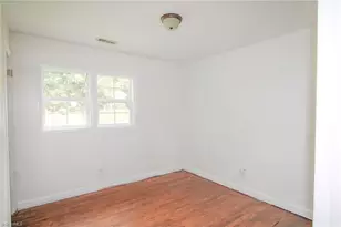 2321 Glenhaven Dr, Greensboro, NC 27406 - Photo 7