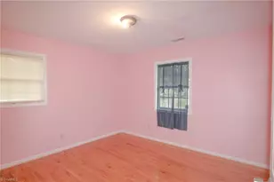 2321 Glenhaven Dr, Greensboro, NC 27406 - Photo 3