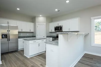 409 E Lee Avenue, Yadkinville, NC 27055 - Photo 21