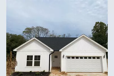413 E Lee Avenue, Yadkinville, NC 27055 - Photo 1