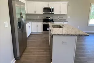 413 E Lee Ave, Yadkinville, NC 27055 - Photo 5