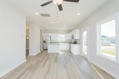 415 E Lee Avenue, Yadkinville, NC 27055 - Photo 13