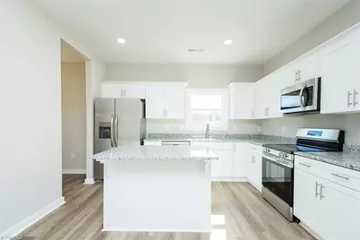 415 E Lee Avenue, Yadkinville, NC 27055 - Photo 3