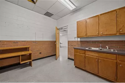 201 Fourth Street, Walnut Cove, NC 27052 - Photo 25