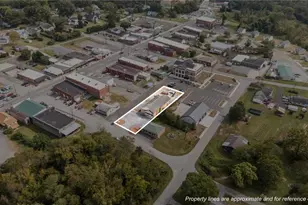 201 4th St, Walnut Cove, NC 27052 - Photo 3