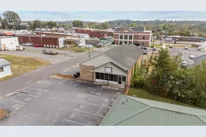 201 Fourth Street, Walnut Cove, NC 27052 - Photo 9