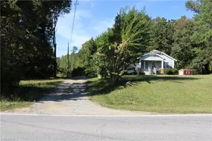 2058 Bishop Rd, Greensboro, NC 27406 - Photo 3