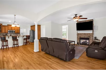 8916 Grove Park Drive, Oak Ridge, NC 27310 - Photo 9