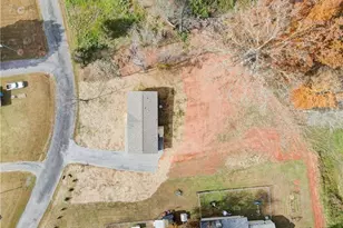 516 Lake Mullis Rd, Harmony, NC 28634 - Photo 25