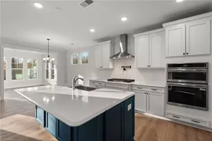 1078 Brockton Dr, Mebane, NC 27302 - Photo 9