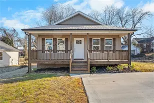 107 College St, Thomasville, NC 27360 - Photo 1