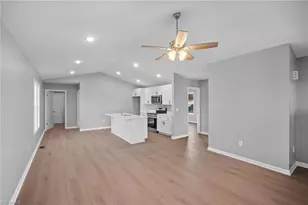 107 College St, Thomasville, NC 27360 - Photo 17