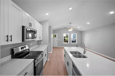 107 College Street, Thomasville, NC 27360 - Photo 23