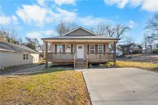 107 College St, Thomasville, NC 27360 - Photo 3