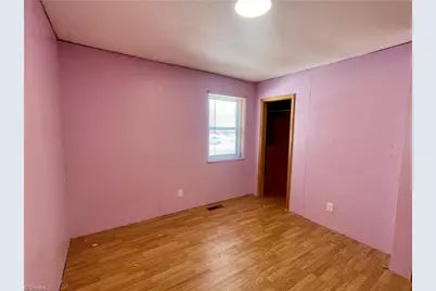 217 Lakeview Drive E, Thomasville, NC 27360 - Photo 11