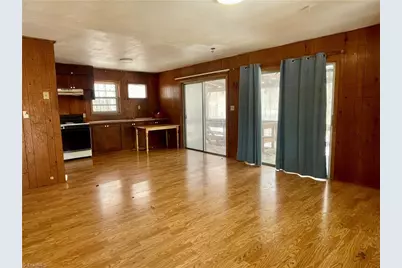 217 Lakeview Drive E, Thomasville, NC 27360 - Photo 3