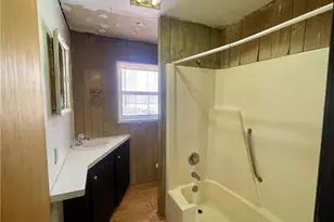 217 Lakeview Drive E, Thomasville, NC 27360 - Photo 9