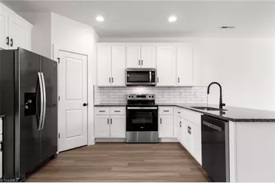 114 Indian Wells Court, Harmony, NC 28634 - Photo 7