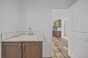 2981 Durant Dr, Winston-Salem, NC 27107 - Photo 17