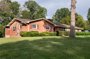 207 Forest Dr, Graham, NC 27253 - Photo 3