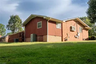 207 Forest Dr, Graham, NC 27253 - Photo 5