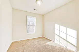 4445 Baylor St, Greensboro, NC 27455 - Photo 17