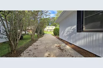 1746 Stoneybrook Drive, High Point, NC 27265 - Photo 39