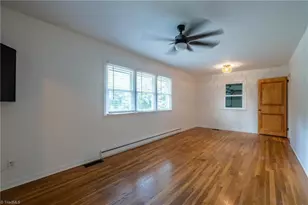 5405 Fieldswood Dr, Greensboro, NC 27406 - Photo 9