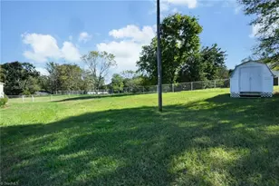 421 Wil O Pat Rd, Reidsville, NC 27320 - Photo 23