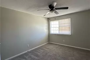 32 Forsyth St, Thomasville, NC 27360 - Photo 5