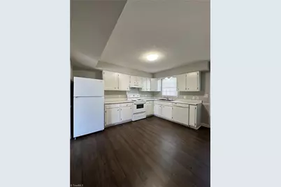 32 Forsyth Street, Thomasville, NC 27360 - Photo 3