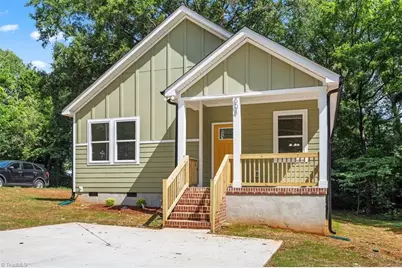 504 Fayetteville Avenue, Statesville, NC 28677 - Photo 1