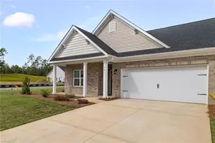 301 Beeson Ct, Clemmons, NC 27012 - Photo 3