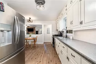 3532 Cherry Ln, Greensboro, NC 27405 - Photo 9
