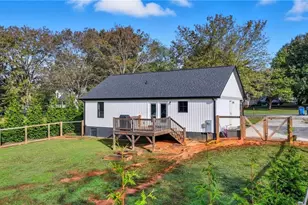 218 Taylor St, Yadkinville, NC 27055 - Photo 41